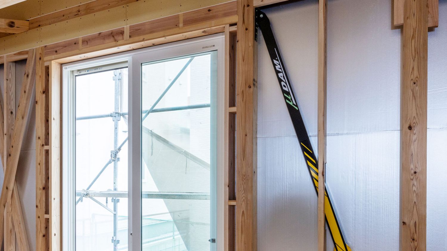 制震ってそもそも何？制震と耐震の違いやメリットもご紹介